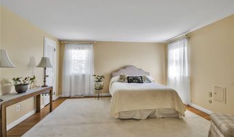 92 Dan Troy Dr, Amherst, NY 14221