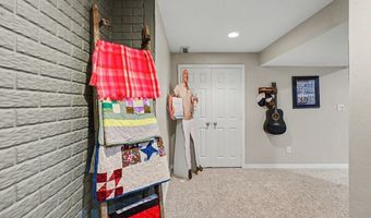 1819 NW Lakeside Dr, Ankeny, IA 50023