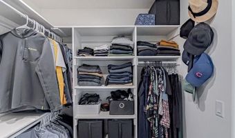 576 Hollow Dr, Ammon, ID 83401