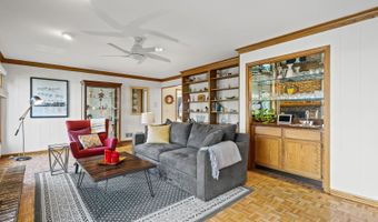 2409 E Greshan Ct, Arlington Heights, IL 60004