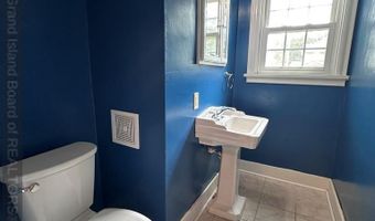 1207 8th St, Aurora, NE 68818