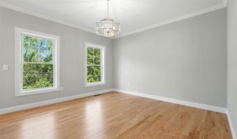13 Kenwood Cir, Bloomfield, CT 06002