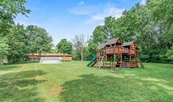 1025 Harper Dr, Algonquin, IL 60102