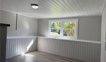 7 Leatherleaf Rd, Narragansett, RI 02882