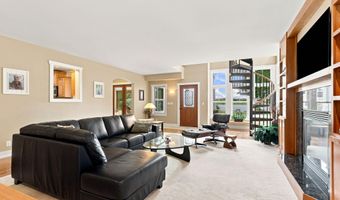3235 Lakeview Dr, Allegan, MI 49010