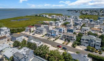 21 W Magnolia Ave, Beach Haven, NJ 08008