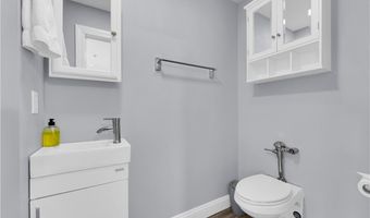 797 E Market St 220, Akron, OH 44305