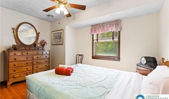 141 Embill Dr, Tobyhanna, PA 18610