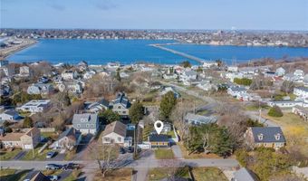100 Renfrew Ave, Middletown, RI 02842