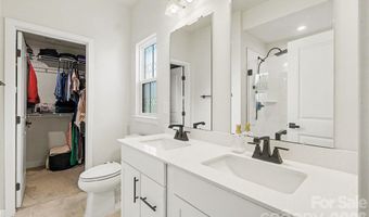 300 Twinflower Ln, Charlotte, NC 28205
