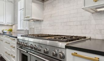 357 12TH St, Atlantic Beach, FL 32233