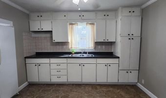 430 N Simon St, Ada, OH 45810