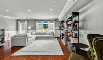45 White Oak Ln, Aberdeen, NJ 07747