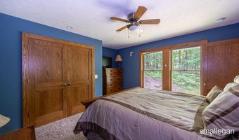 550 Greentree Ln NE, Ada, MI 49301