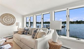 32 King Philip Ave, Barrington, RI 02806