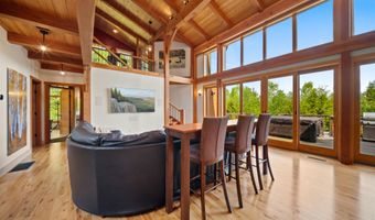 119 Moat View Dr, Albany, NH 03813