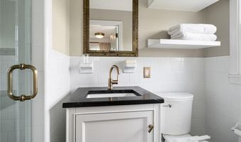 45 Meadowbrook Dr, Barrington, RI 02806