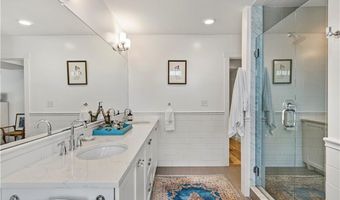 27 High St 2, Newport, RI 02840