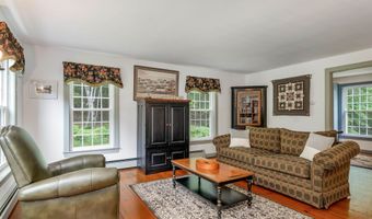 69 King Rd, Bedford, NH 03110