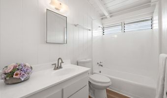 2222 Apoepoe St, Pearl City, HI 96782
