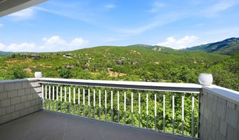 1979 S CAVE HOLLOW Way, Bountiful, UT 84010