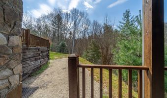 750 Double Springs Dr, Almond, NC 28702