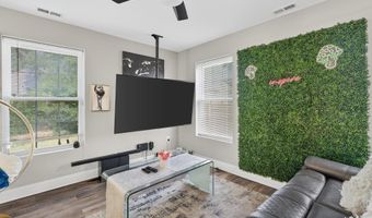 300 SAUNDERS Ave, Bellmawr, NJ 08031