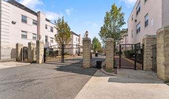 3201 8TH St SE 10, Washington, DC 20032