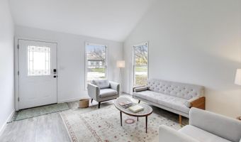 1011 Wesley Ln, Algonquin, IL 60102