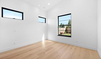 360 Briscoe Pl, Ashland, OR 97520