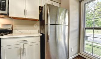 43485 PLANTATION Ter, Ashburn, VA 20147