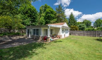 16 Cindy Ln, Bethel, CT 06801