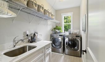 9206 FERNWOOD Rd, Bethesda, MD 20817
