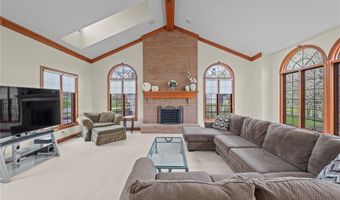 275 Camden Ln, Aurora, OH 44202