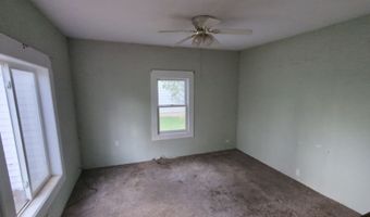421 S 8th St, Albia, IA 52531