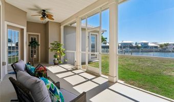 5714 SEA TROUT Pl, Apollo Beach, FL 33572