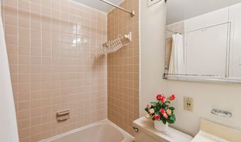 1200 N NASH St 565, Arlington, VA 22209