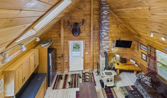 15 N Ridge Rd, Beaver Cove, ME 04441