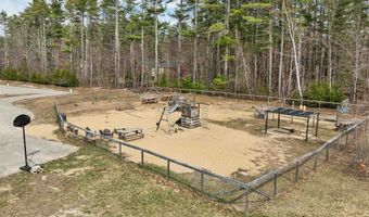 8 Eastern Ave, Barrington, NH 03825