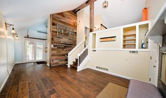 418 Great Hill Dr, Ballwin, MO 63021