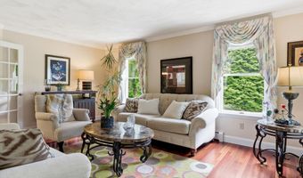 4 Hunters Rd, Bedford, NH 03110
