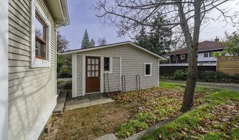 126 Nursery St, Ashland, OR 97520