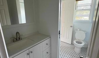 9702 SINGLETON Dr, Bethesda, MD 20817