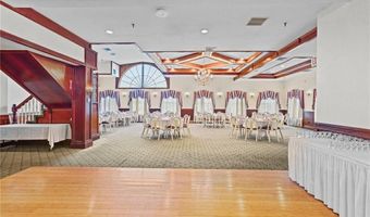 383 Metacom Ave, Bristol, RI 02809