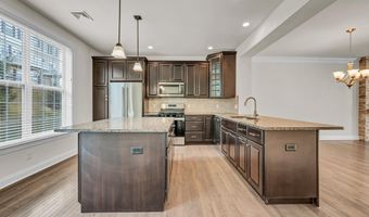 10 Putnam Ln 10, Danbury, CT 06810