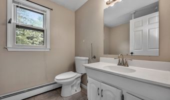 2 Sequoia Dr, Cromwell, CT 06416