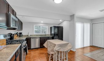 21 Park Ave, Bayville, NJ 08721