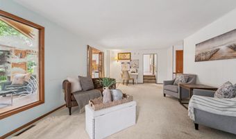 27 CARIBOU Ct, Appleton, WI 54911