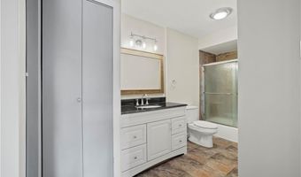 196 Old River Rd 5F, Lincoln, RI 02865