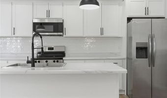611 3rd St NW, Austin, MN 55912